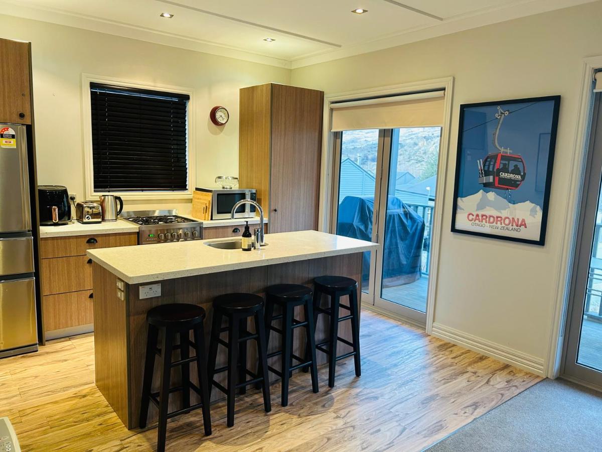 Image 5 of Cardrona Villa with Pool and Jacuzzi