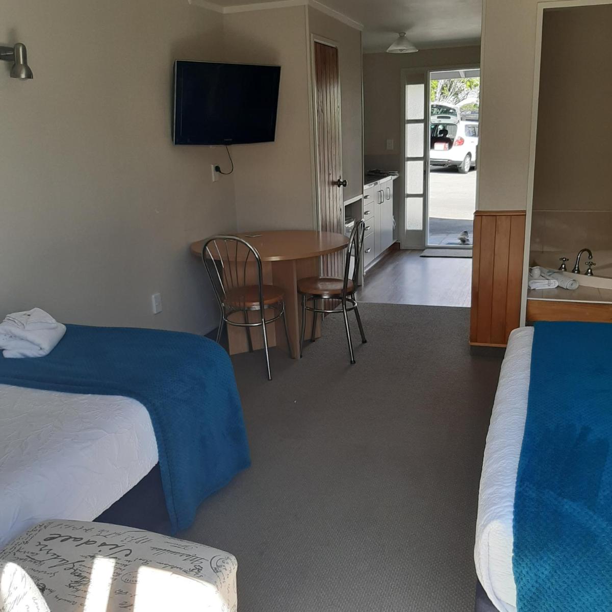 Image 5 of Cottage Mews Motel