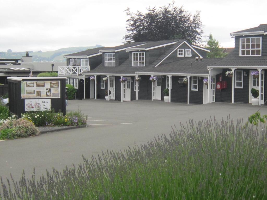 Image 2 of Cottage Mews Motel