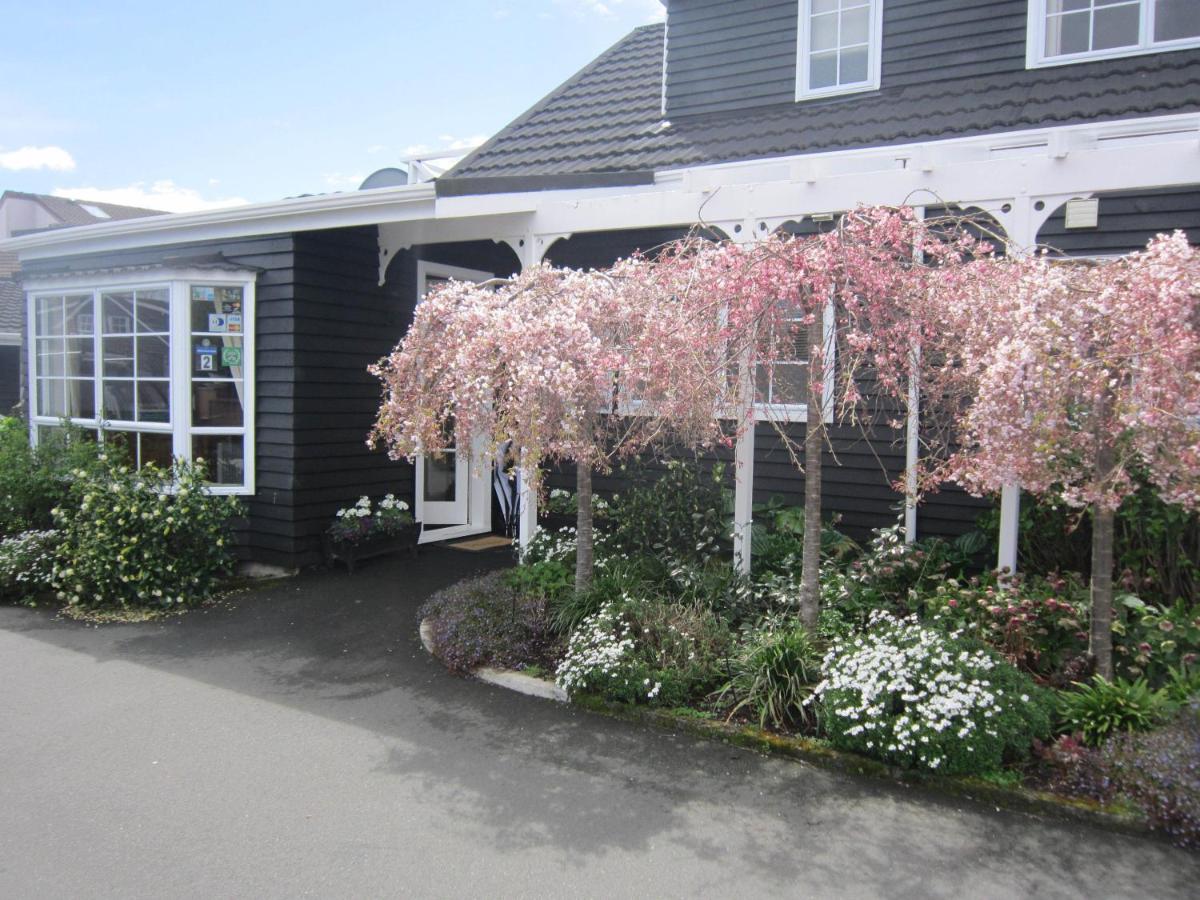 Image 3 of Cottage Mews Motel