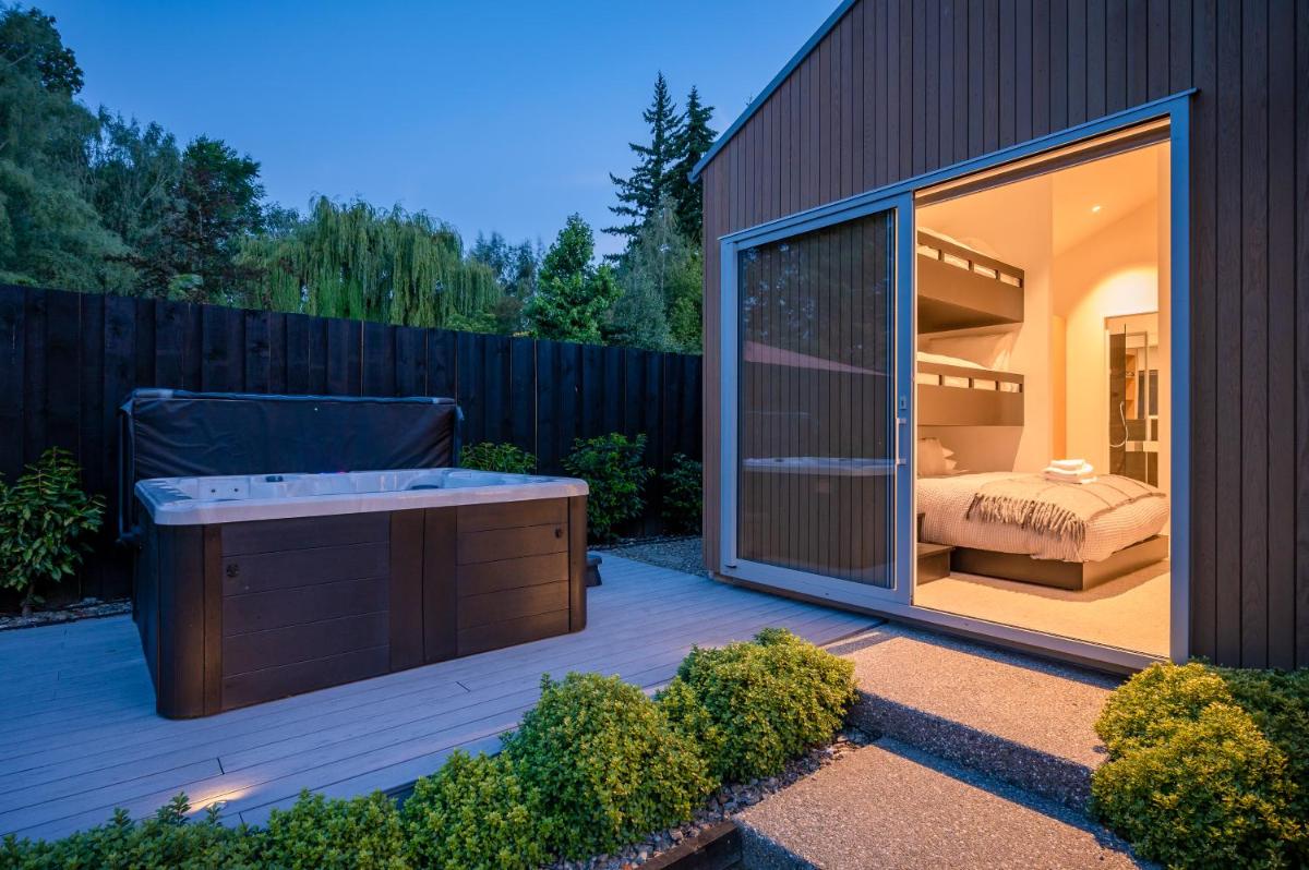 Image 2 of Eely On Point by Sotheby’s Luxury Rental Homes