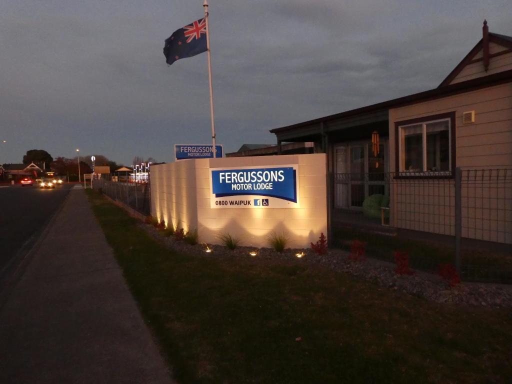 Image 2 of Fergussons Motor Lodge