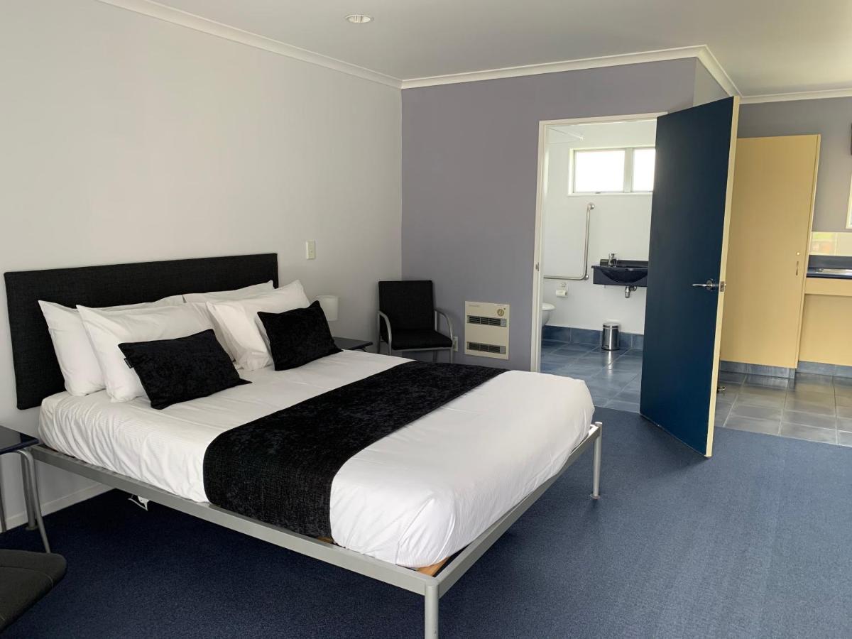 Image 2 of Fergussons Motor Lodge