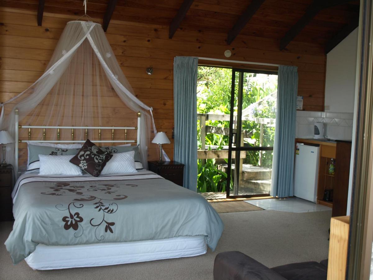 Image 2 of Grafton Cottage & Chalets