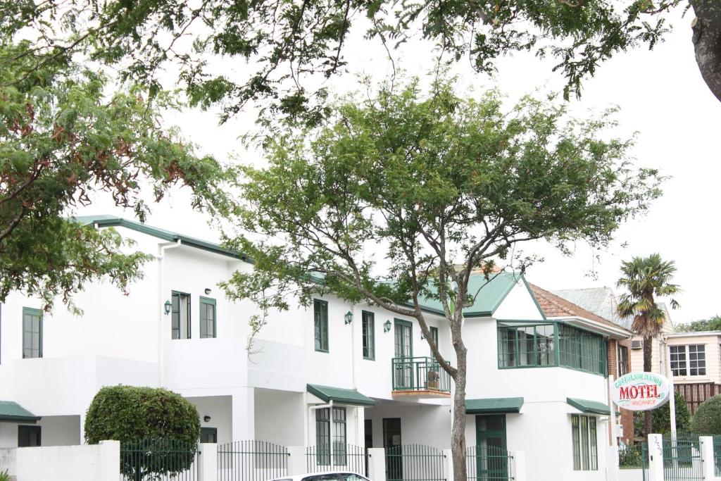 Image 2 of Greenlane Manor Motel
