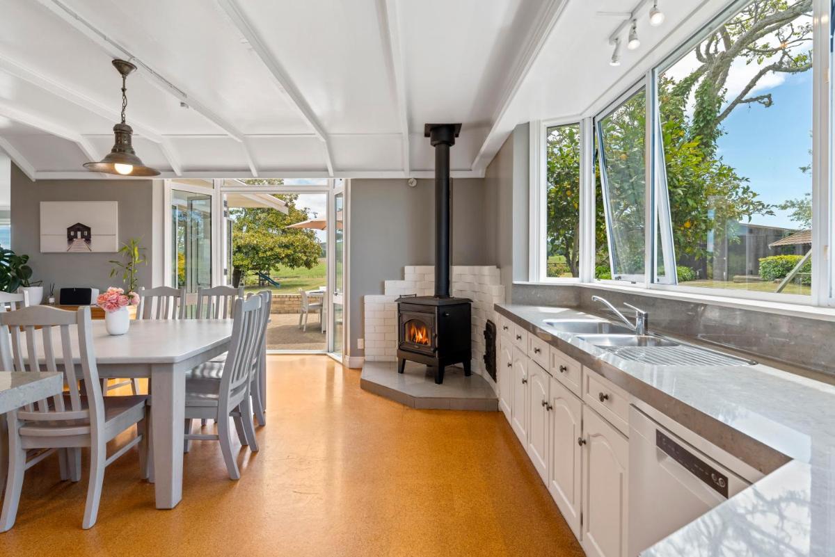 Image 4 of Group & Family Retreat, Spacious Home, Pool & Spa