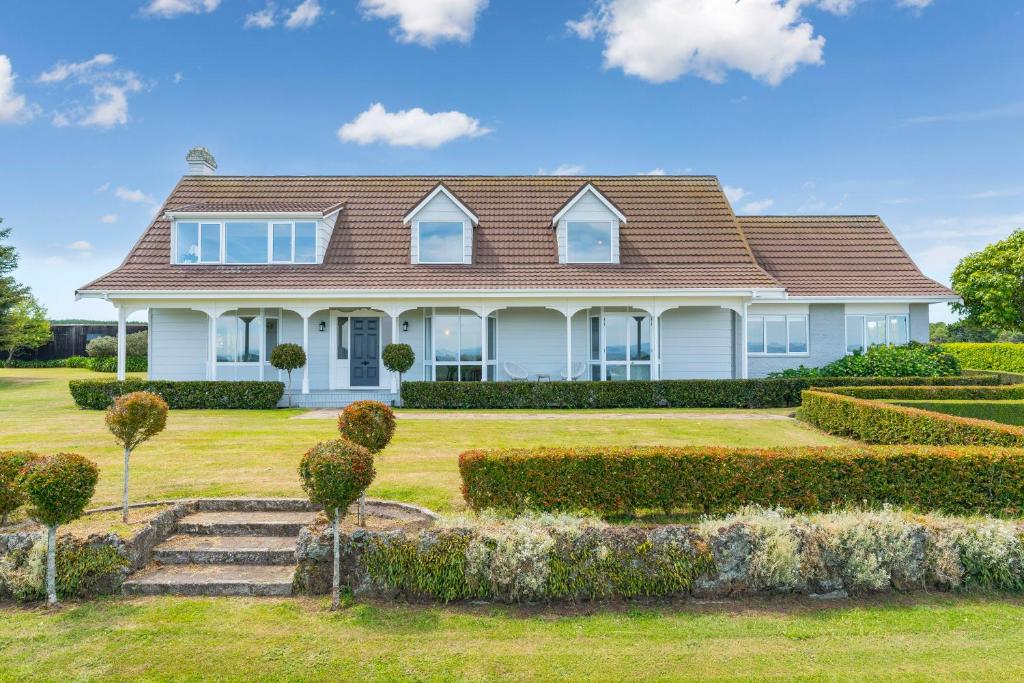 Image 2 of Group & Family Retreat, Spacious Home, Pool & Spa