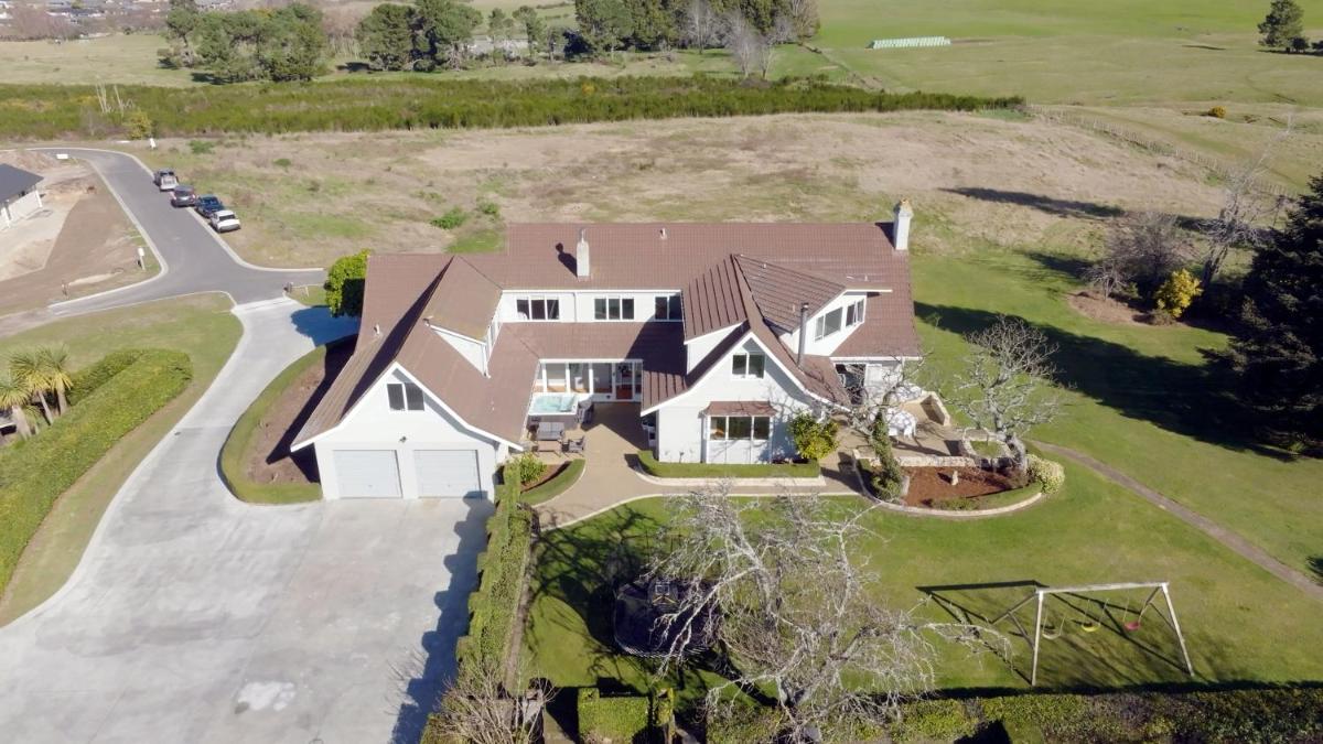 Image 6 of Group & Family Retreat, Spacious Home, Pool & Spa