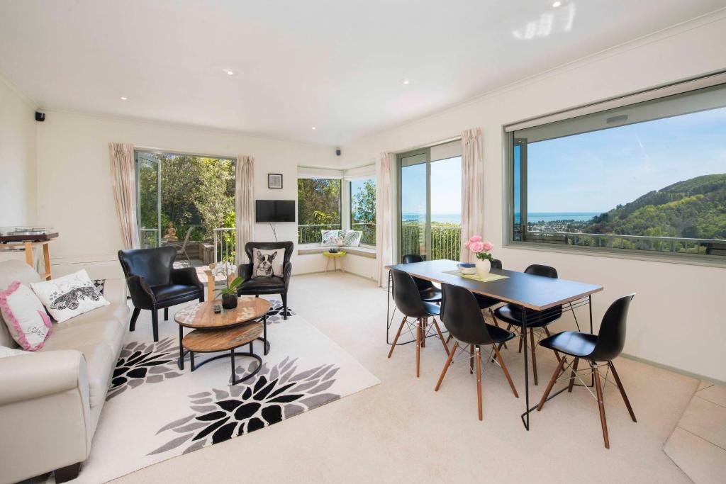 Image 2 of Hilltop Getaway