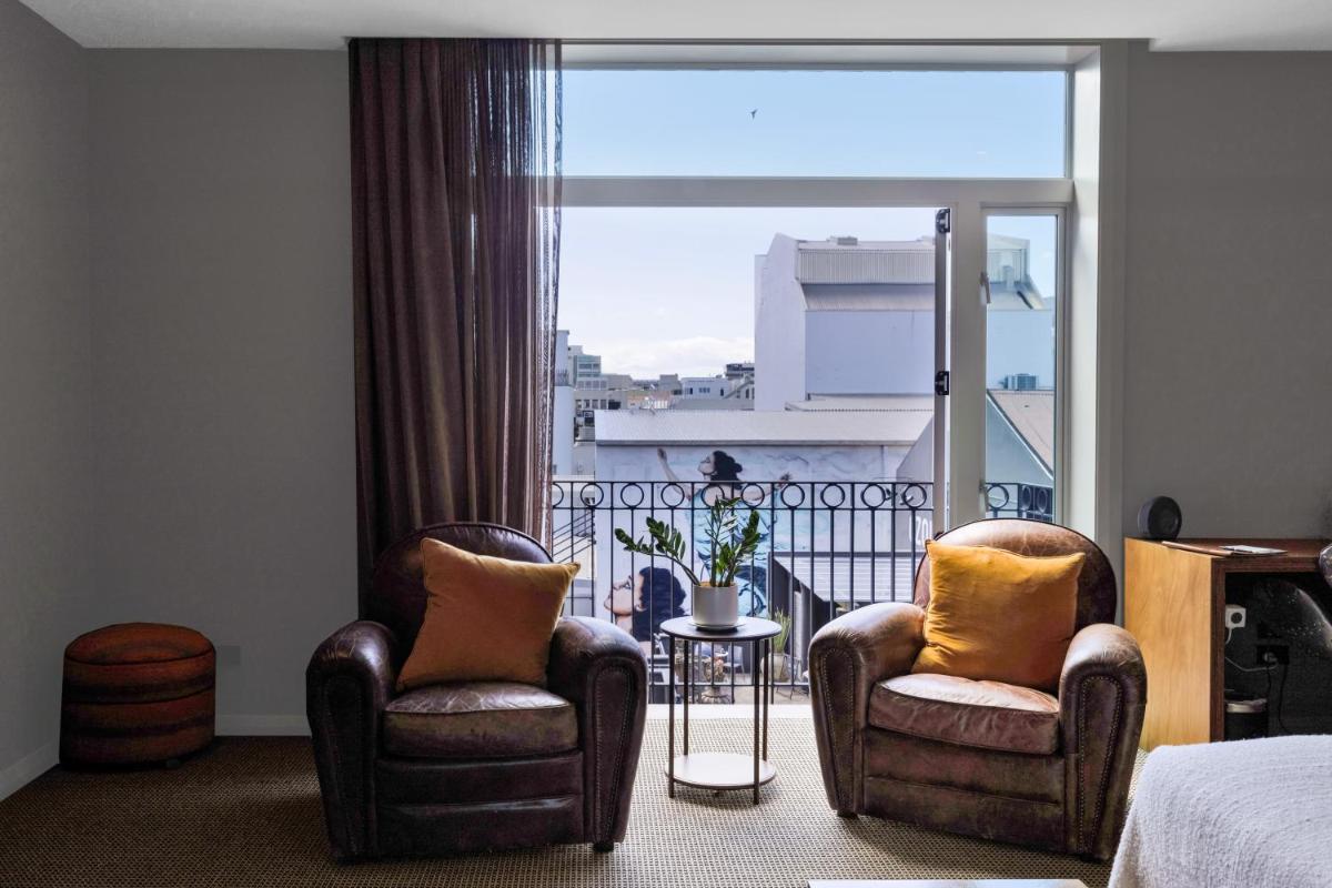 Image 7 of King and Queen Hotel Suites