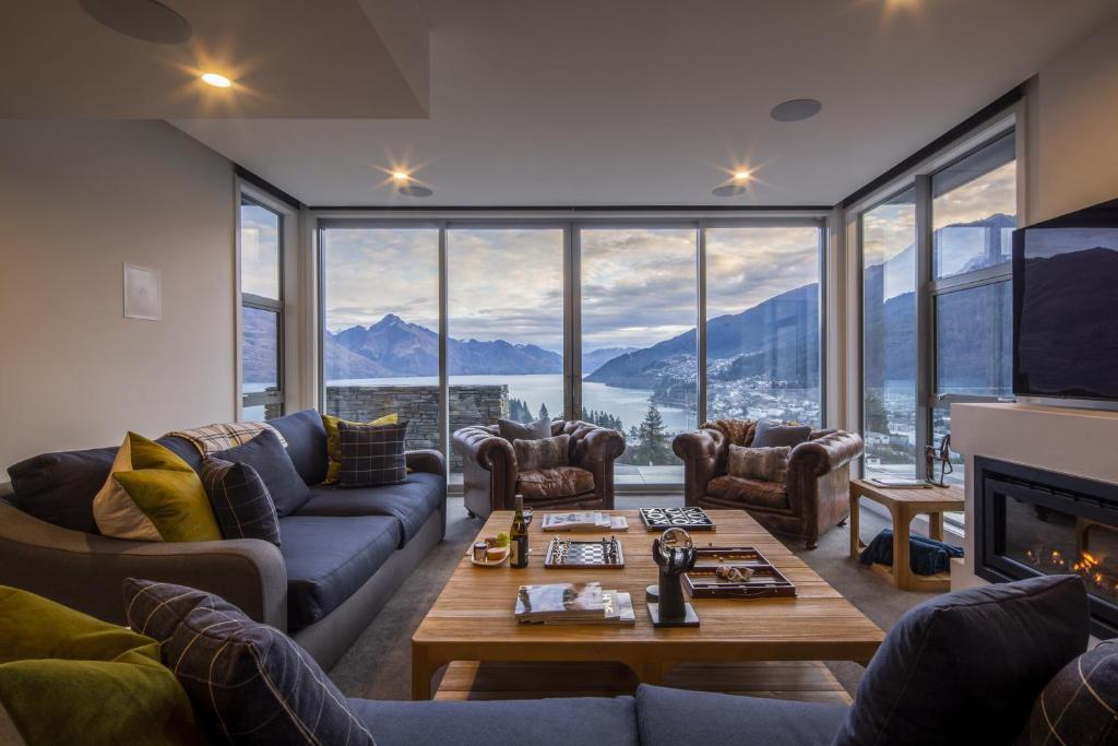 Image 2 of Lago Infinito by Sotheby’s Luxury Rental Homes