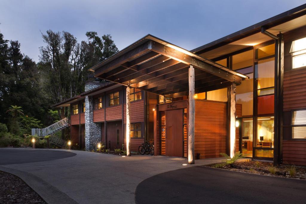 Image 2 of Legacy Te Waonui Hotel Franz Josef
