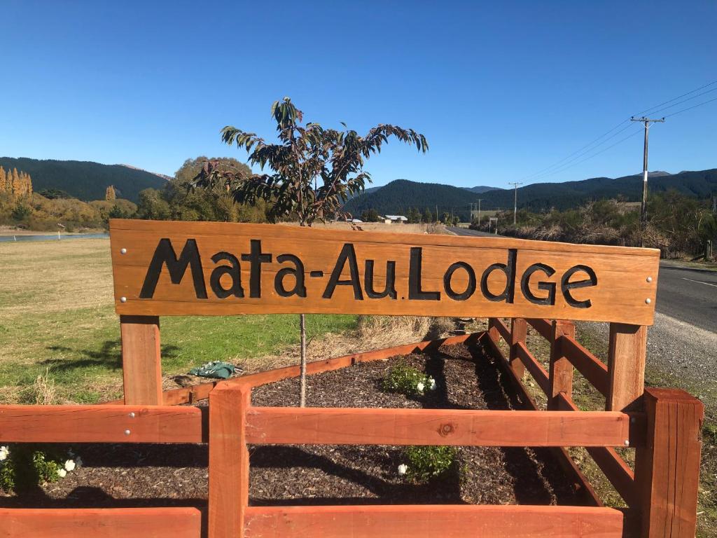 Image 2 of Mata-au Lodge