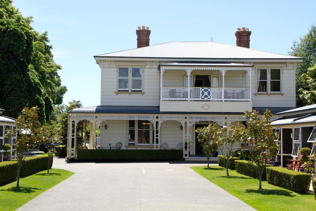Image 2 of Merivale Manor