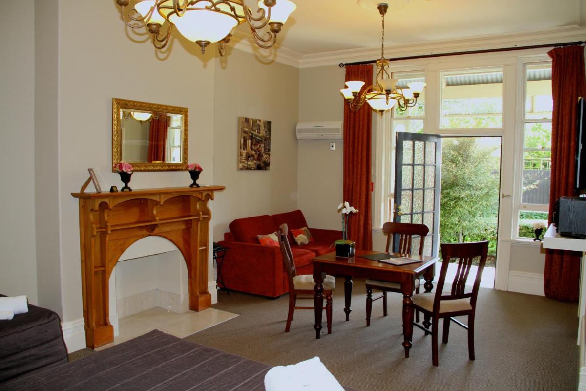 Image 4 of Merivale Manor