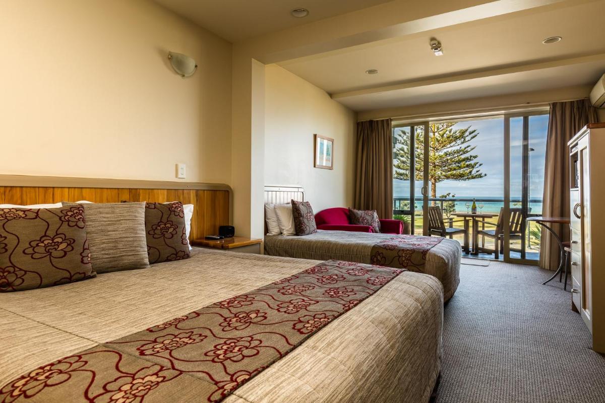 Image 7 of Pebble Beach Motor Inn