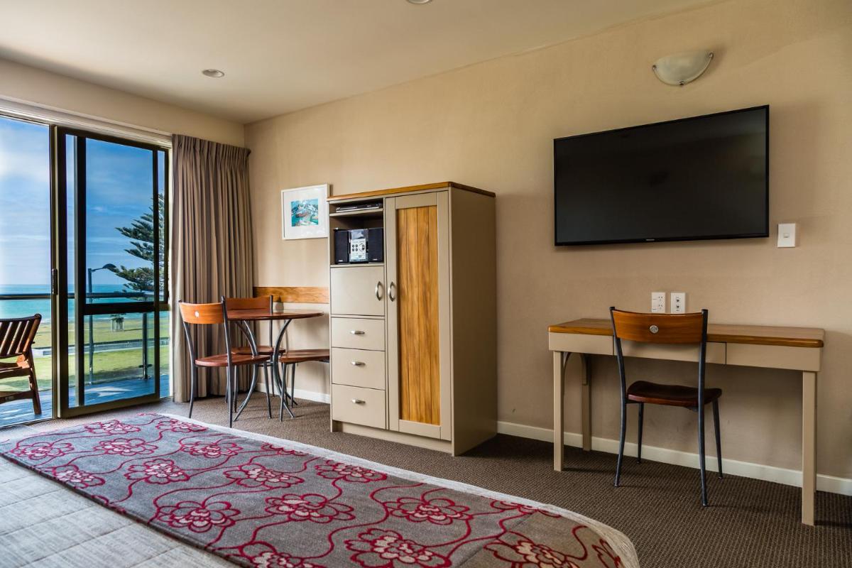 Image 5 of Pebble Beach Motor Inn