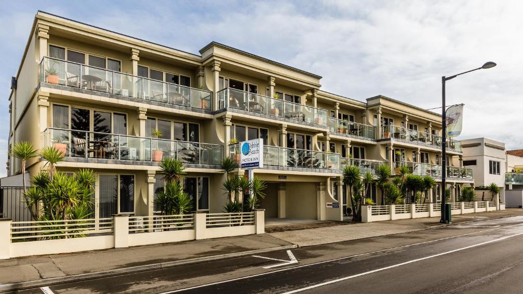 Image 2 of Pebble Beach Motor Inn