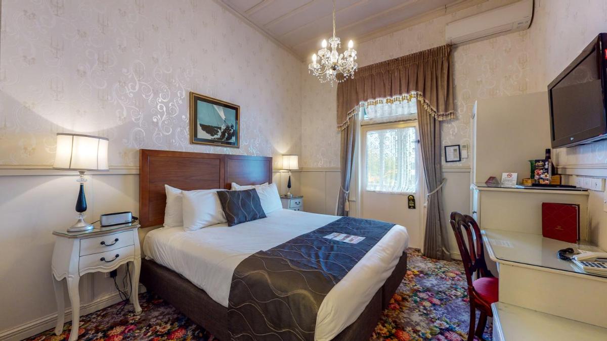 Image 2 of Prince’s Gate Hotel
