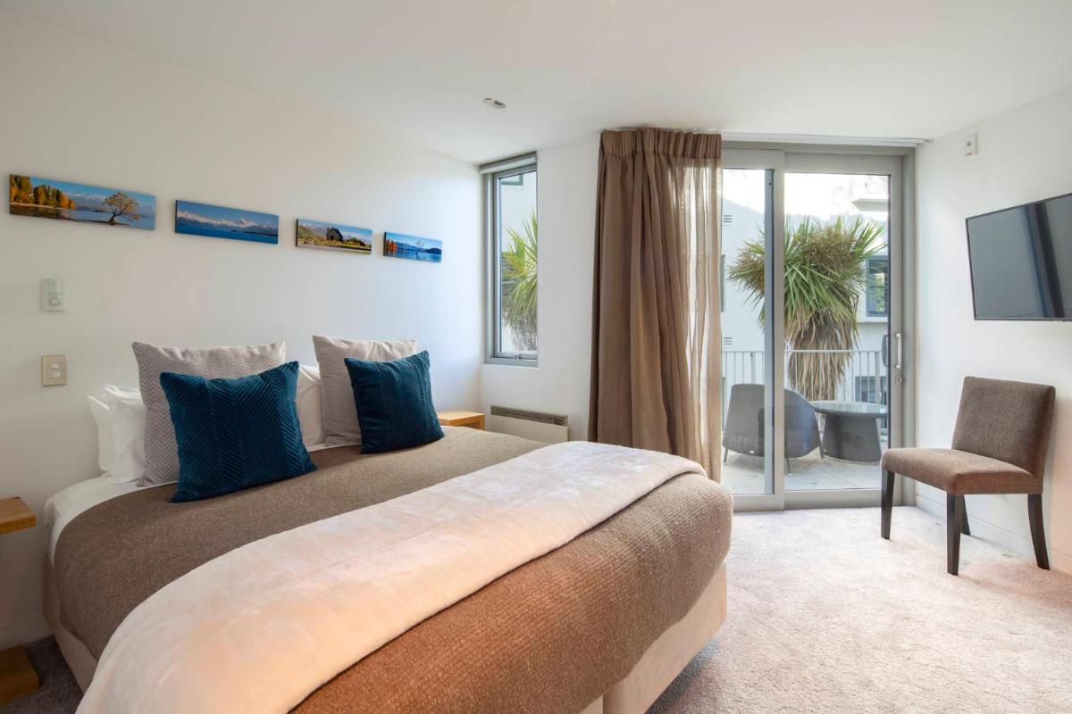 Image 2 of Q1 Luxury Central Apartment