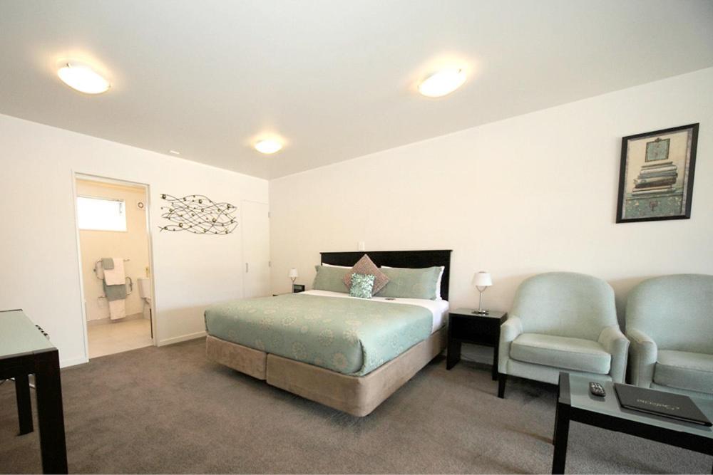 Image 2 of Salerno Motel Apartments