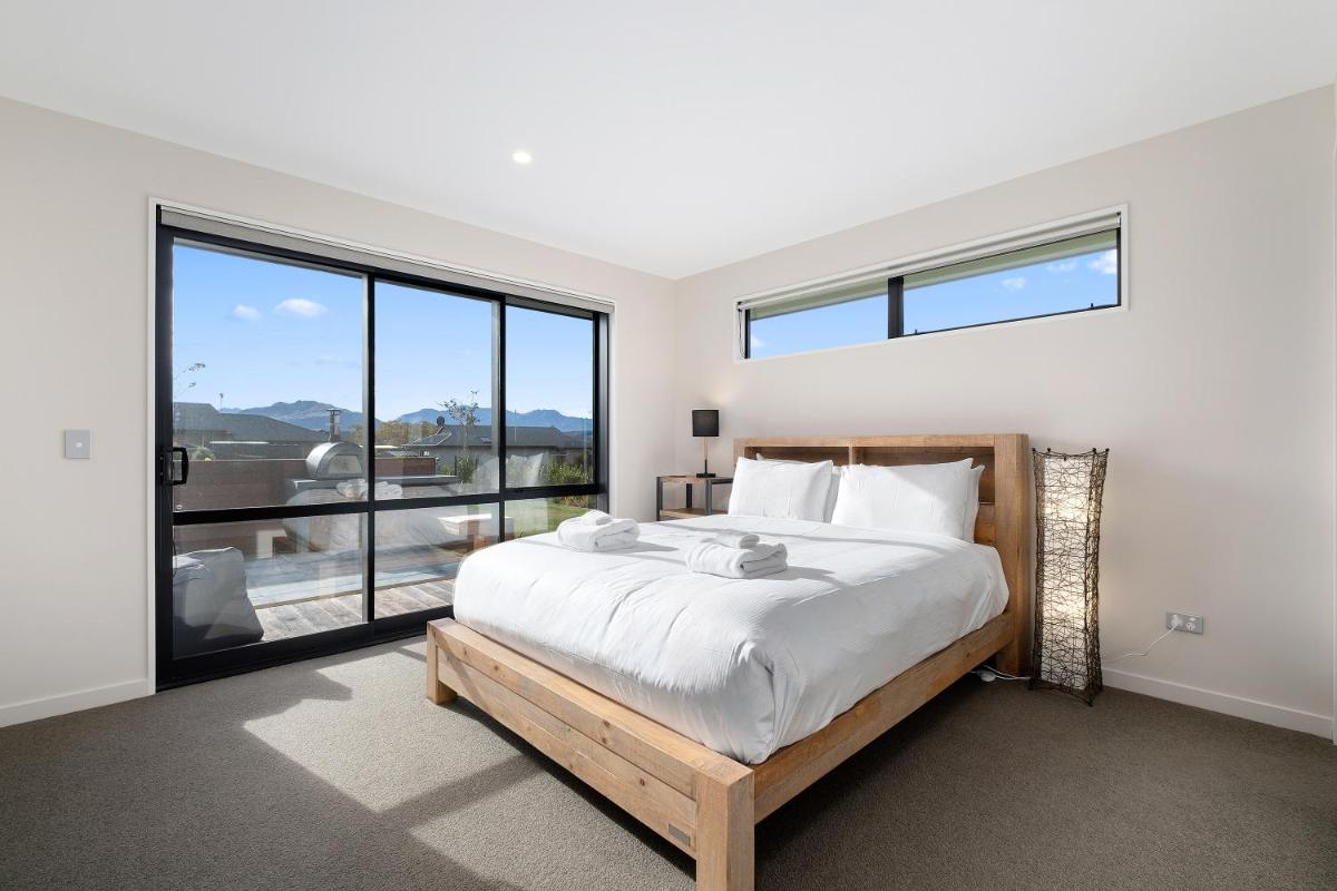Image 2 of Sapphire Spring Rise