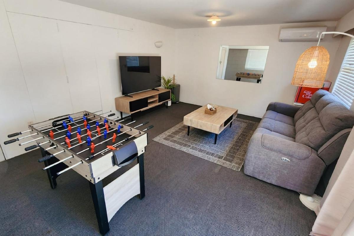 Image 3 of Spacious 5BDR 2BA 2LR plus sleepout Family Home