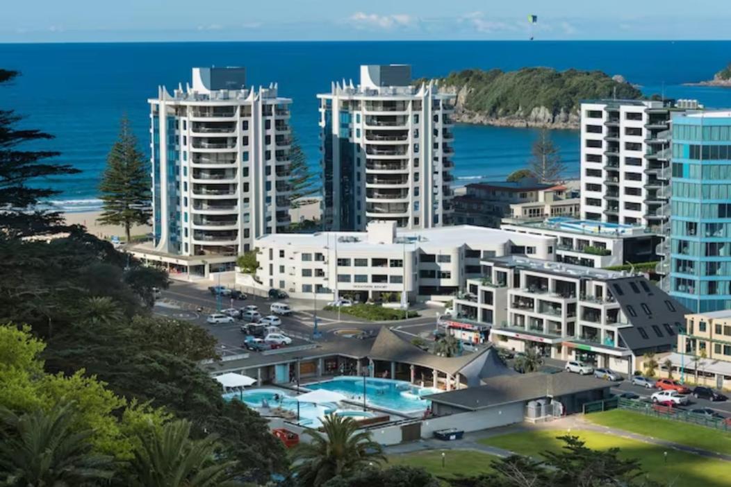 Image 6 of Spacious Oceanside Oasis