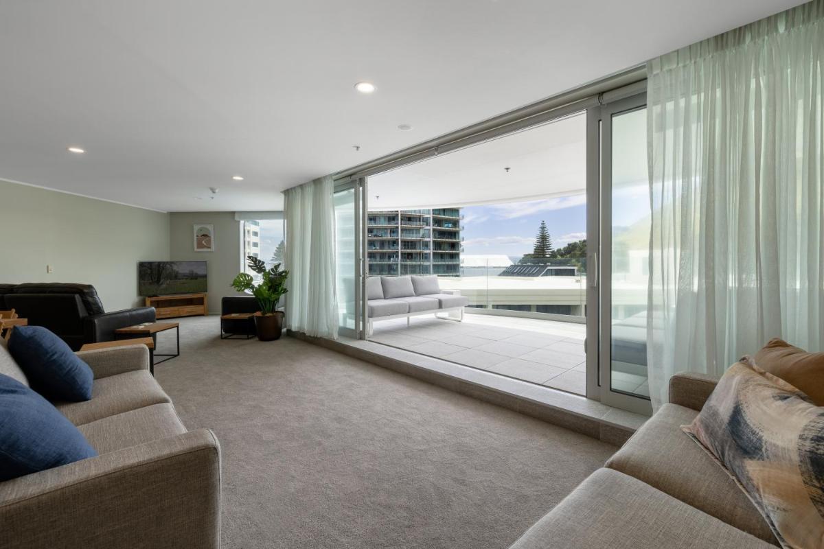 Image 5 of Spacious Oceanside Oasis