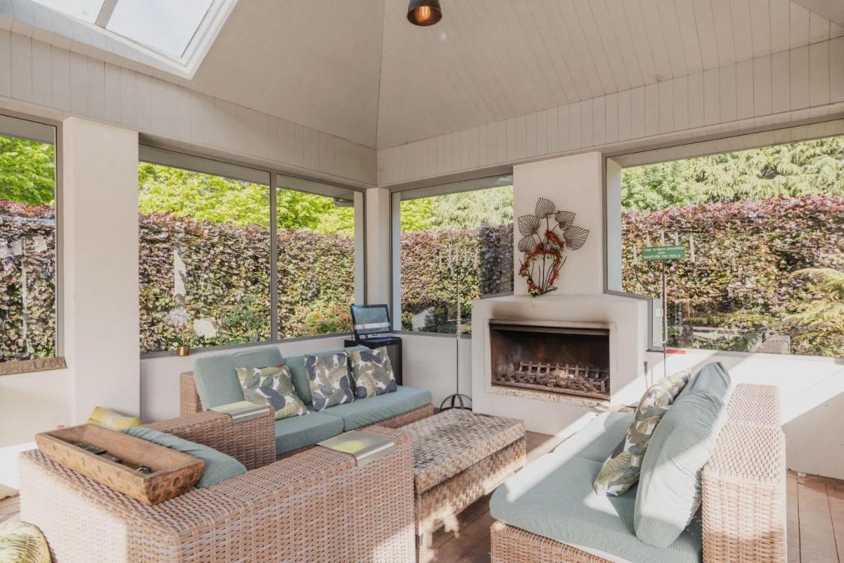 Image 4 of The Grand Escape – Pool Hot Tub & Outdoor Dining