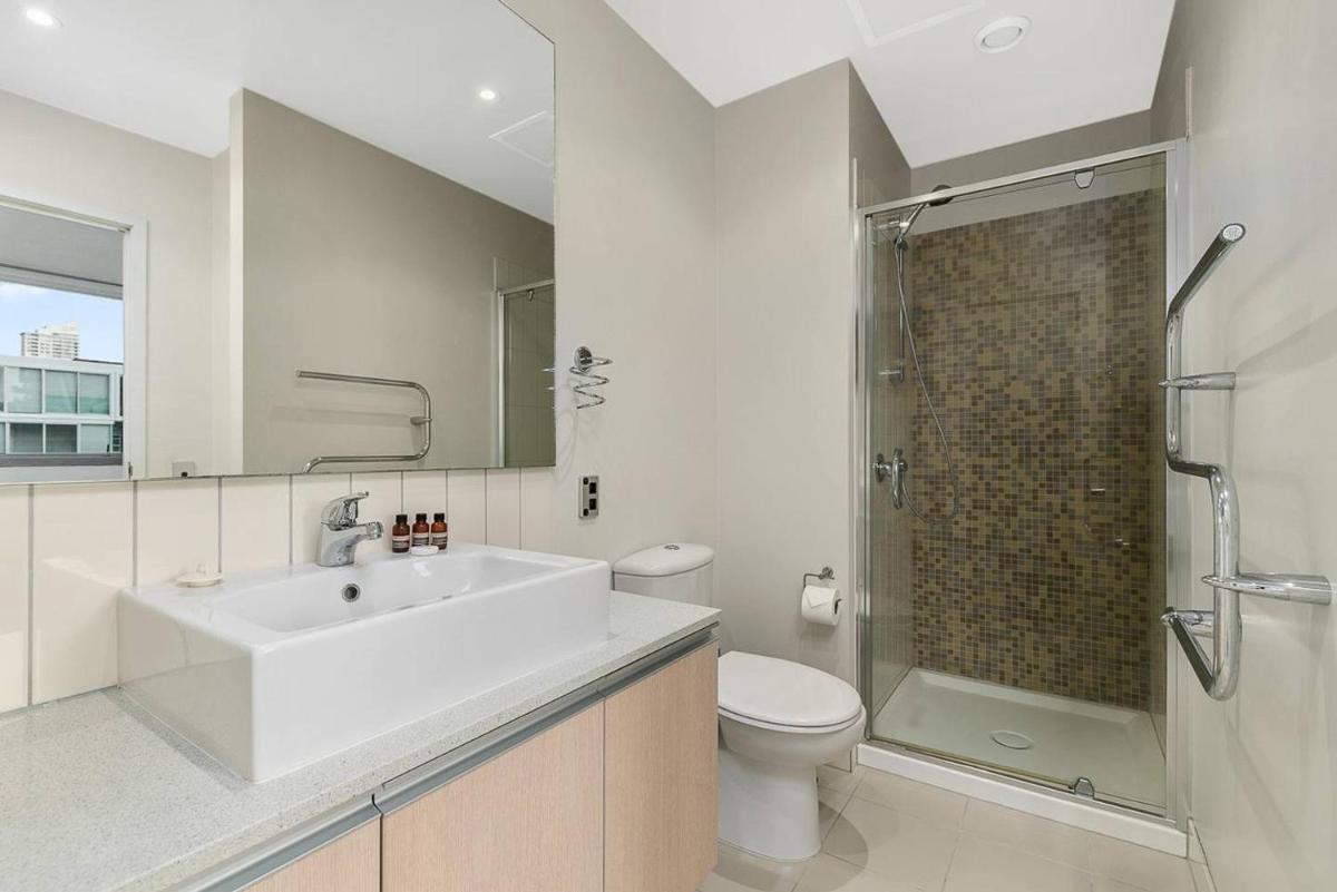 Image 3 of Two Bedroom Apartment – Pool, Gym & Free Parking!