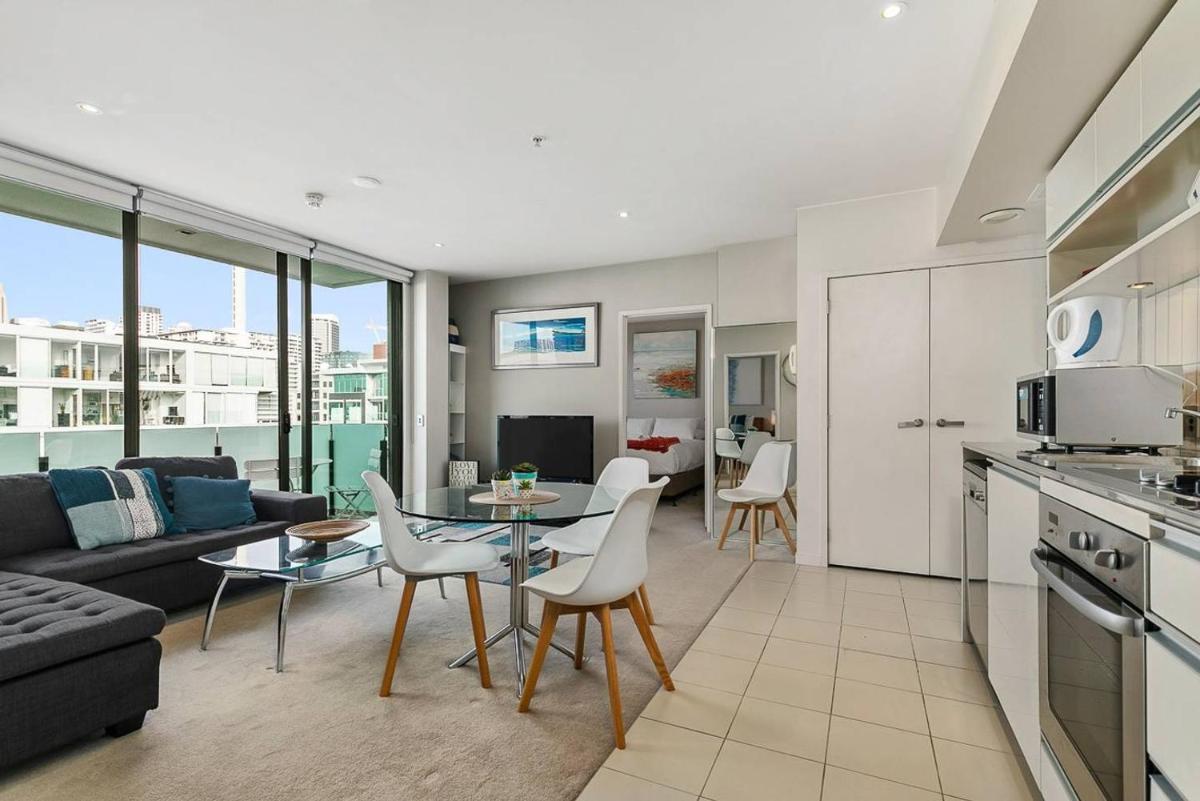 Image 5 of Two Bedroom Apartment – Pool, Gym & Free Parking!