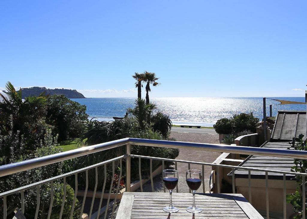 Image 2 of Waiheke Island – Onetangi Beachfront Apartments