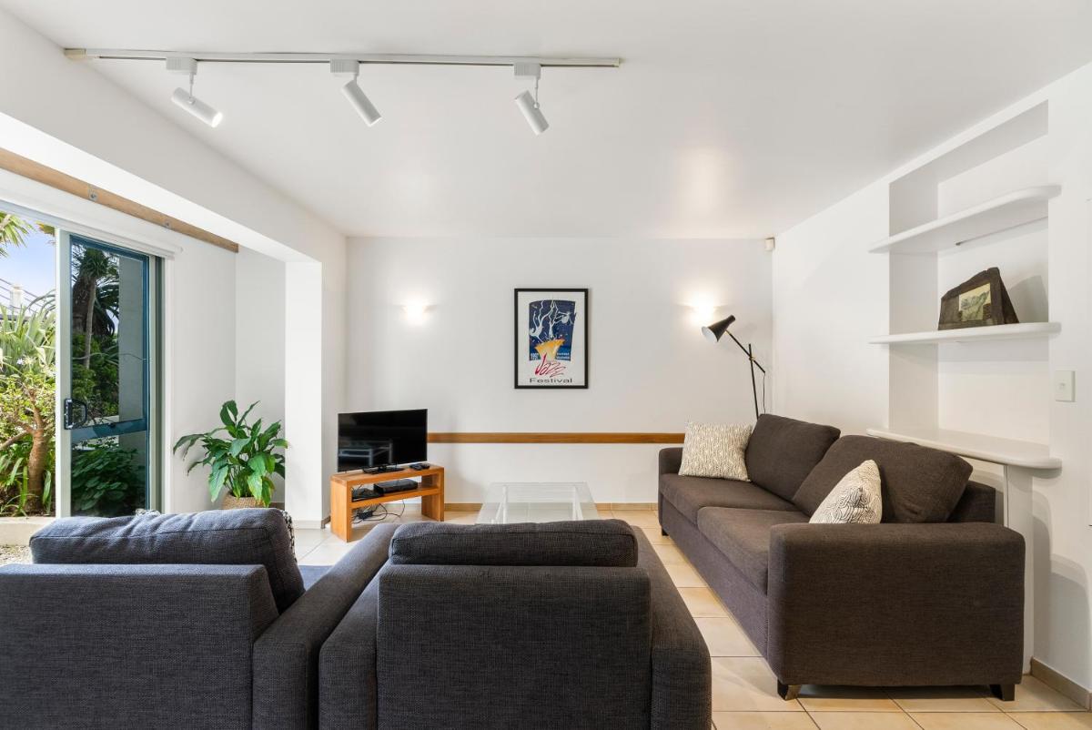 Image 5 of Waiheke Island – Onetangi Beachfront Apartments