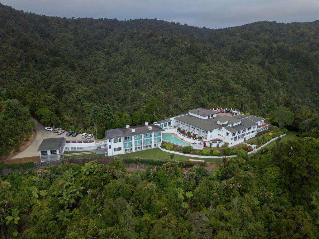 Image 2 of Waitakere Resort & Spa