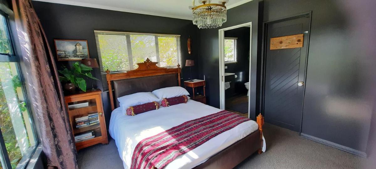 Image 3 of Waitapu Springs B&B