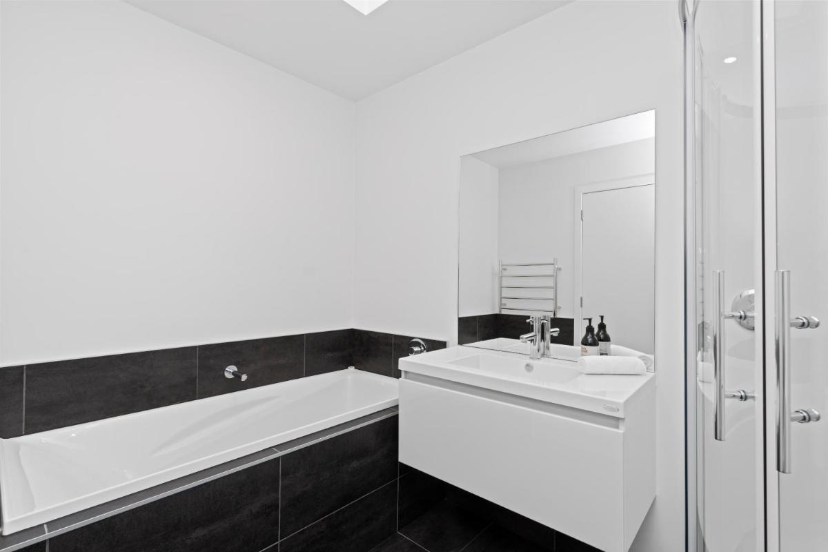 Image 3 of Wanderlust – Queenstown Holiday Home