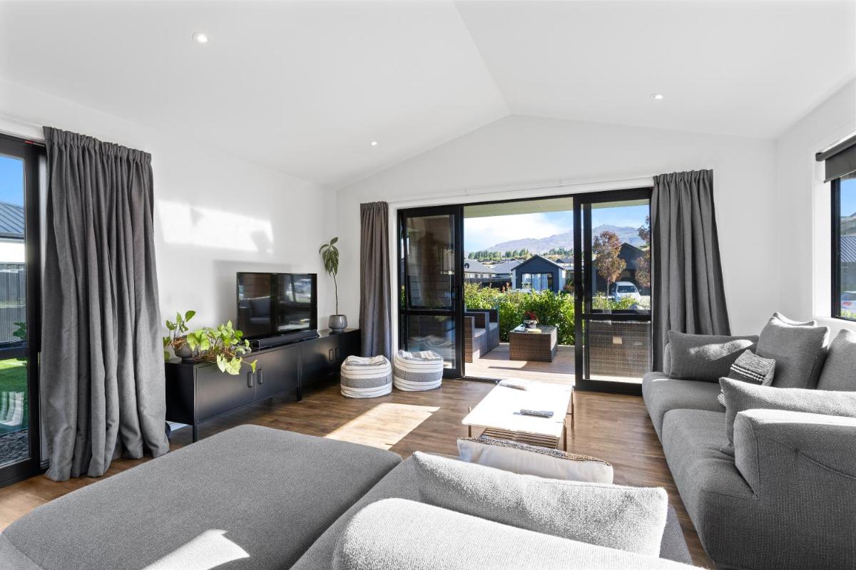 Image 5 of Wanderlust – Queenstown Holiday Home