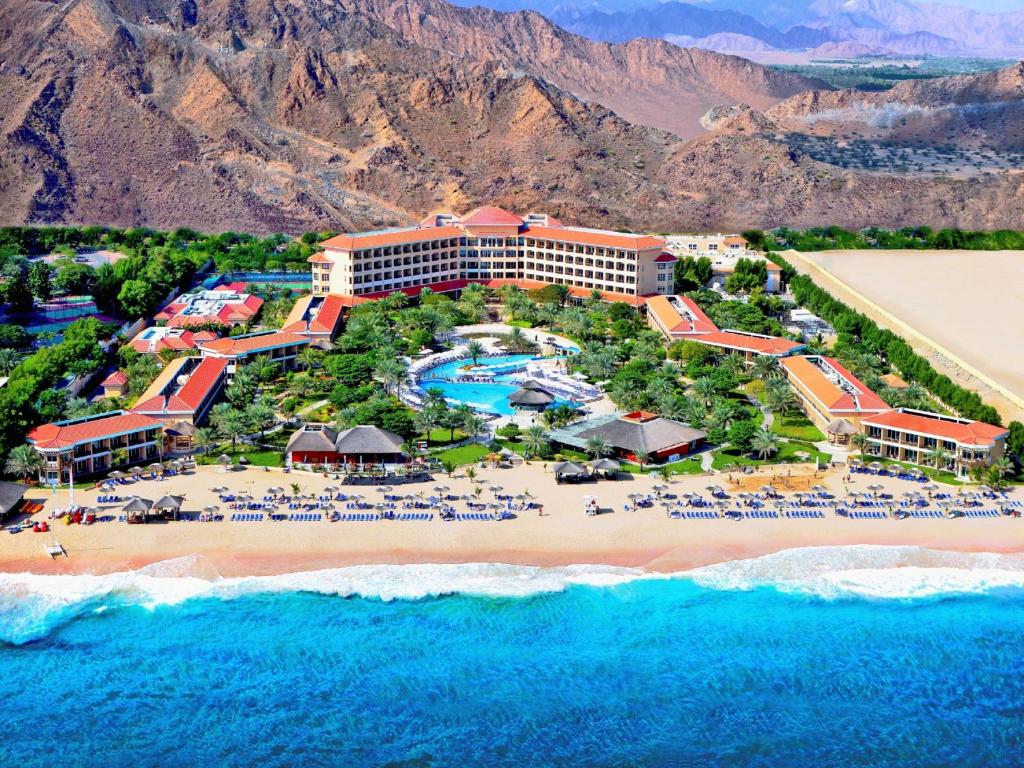 Fujairah Rotana Resort & Spa – Al Aqah Beach